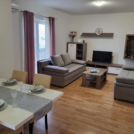 Apartmani Goga สตารีกราด-ปาเคลนีซา ภายนอก รูปภาพ