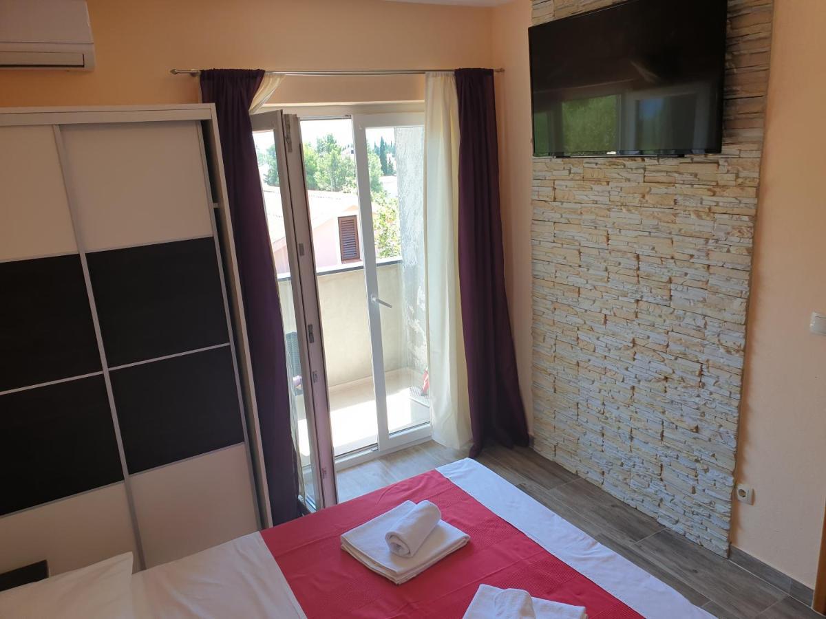 Apartmani Goga สตารีกราด-ปาเคลนีซา ภายนอก รูปภาพ