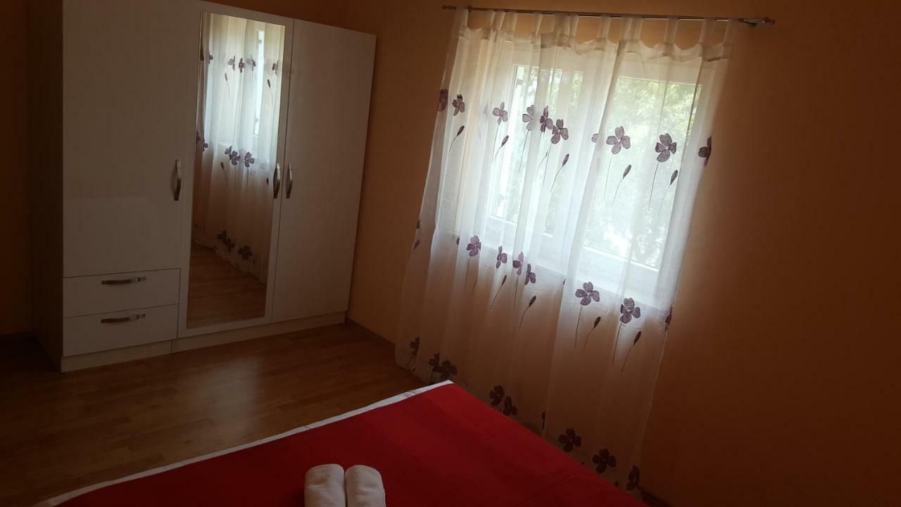 Apartmani Goga สตารีกราด-ปาเคลนีซา ภายนอก รูปภาพ